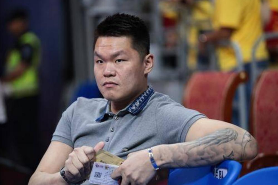 包含费耶诺德内部会议纪要流出——窗口期迎来里程碑，CBA季后赛使命明确，球队文化再被提及的词条