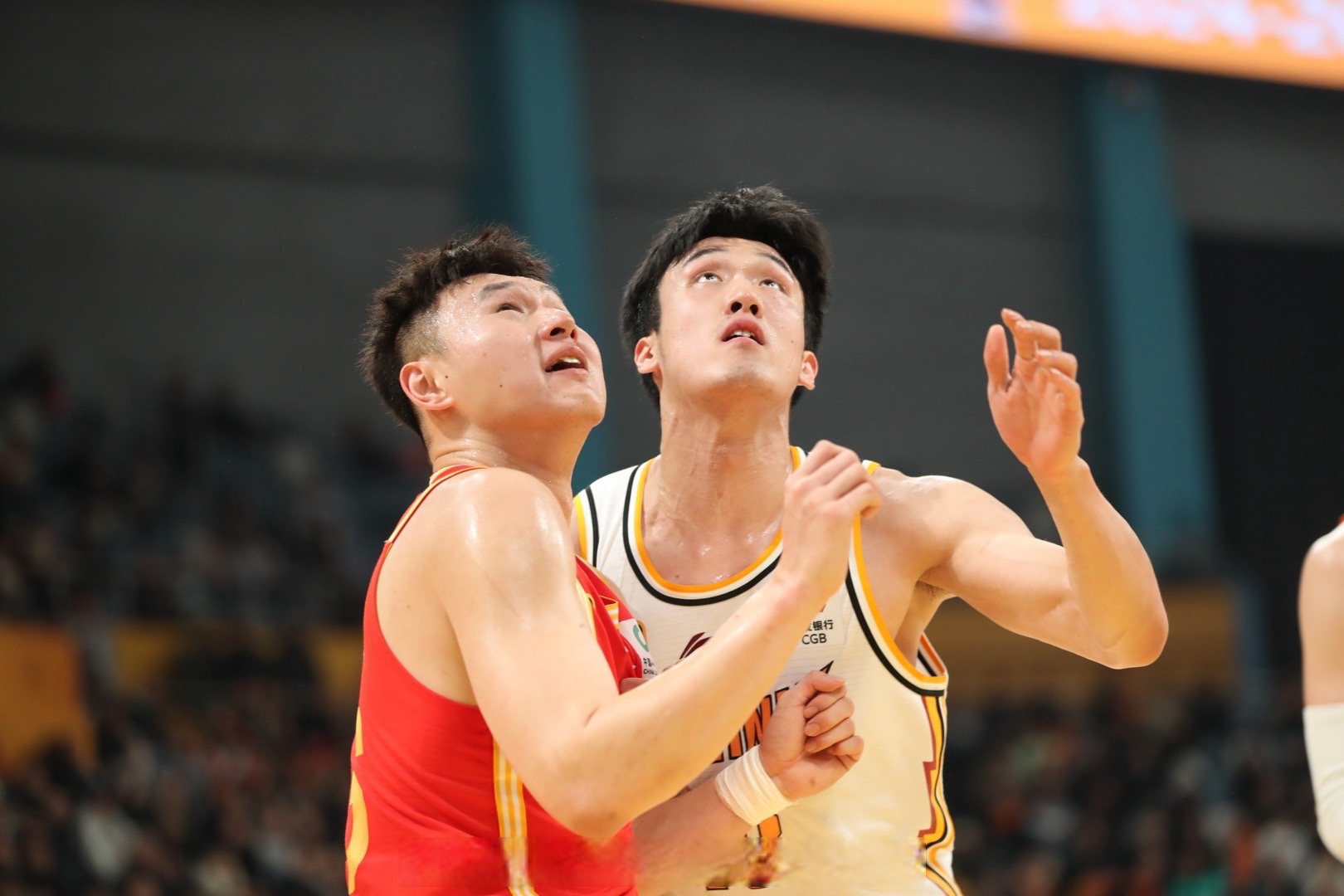 清晨广厦男篮完成体检：欧冠节点到来，球迷炸锅，细节决定成败的简单介绍